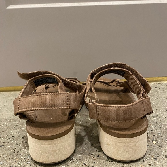 Teva Flatform Sandals Size 6 - Picture 4 of 5